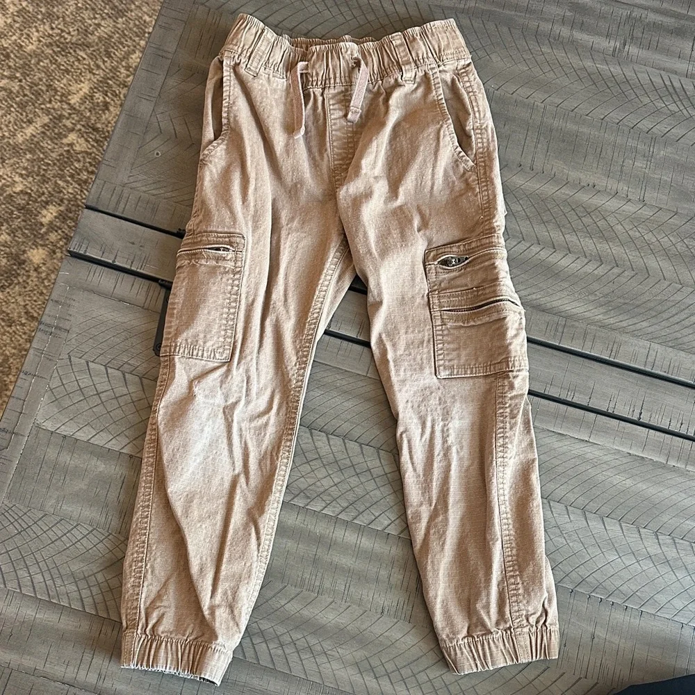 GAP Kids Cargo Joggers in Tan Beige